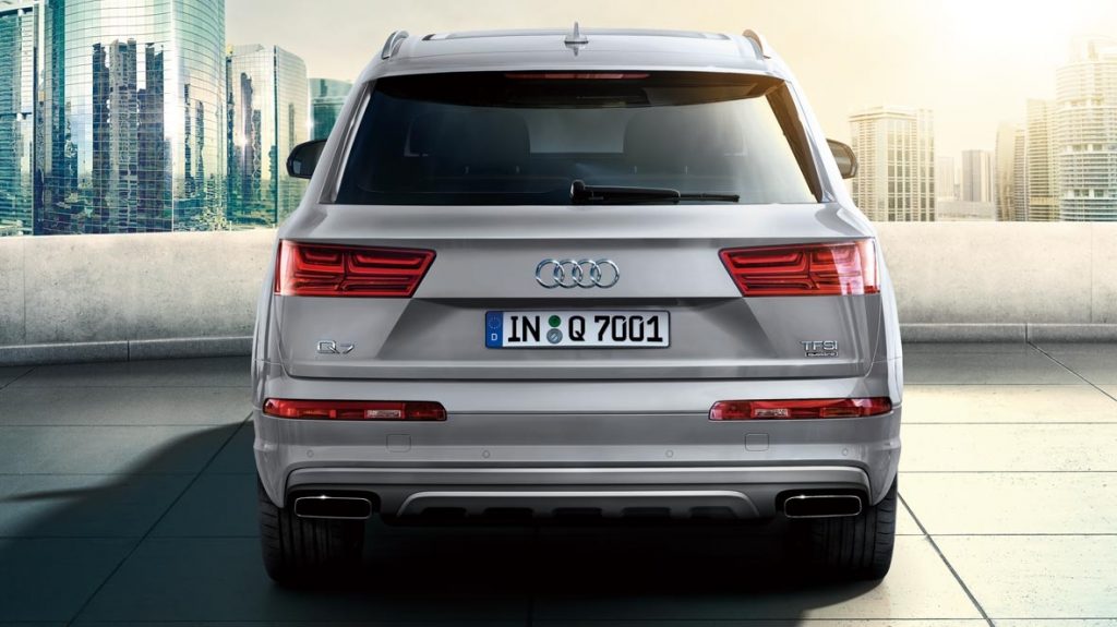 新型アウディ Q7 納車時期情報 Fourel フォーエル