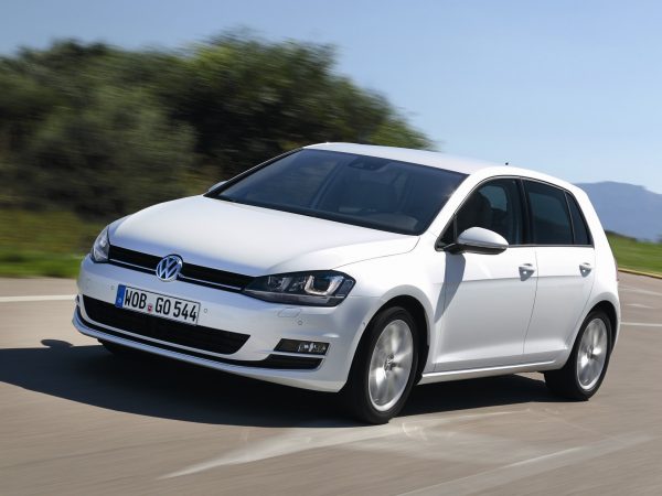 volkswagen_golf-branco