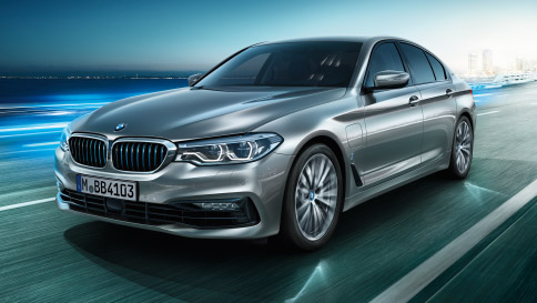 BMW-5series-sedan-ataglance-teaser-04-L2[1]