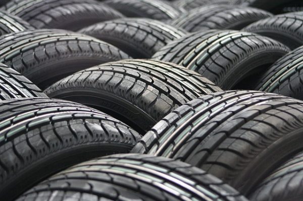 car-tyres-63928_640