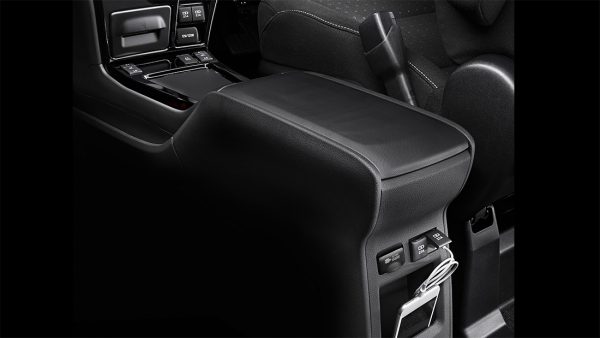 carlineup_voxy_interior_comfort_pic_01