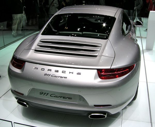 1024px-Porsche911(991)rear