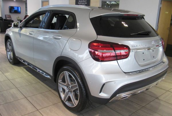 1280px-2017_Mercedes-Benz_GLA_220d_AMG_Line_Premium_facelift_Rear