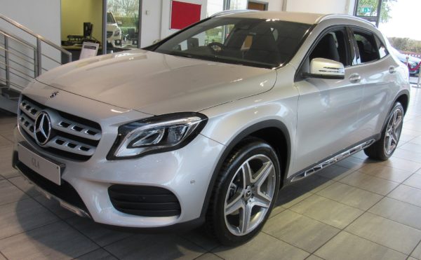 1920px-2017_Mercedes-Benz_GLA_220d_AMG_Line_Premium_facelift_Front