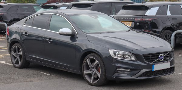 2014_Volvo_S60_R-Design_D2_Automatic_1.6_Front