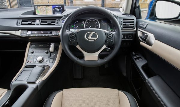 2018-Lexus-CT-03