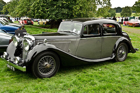 480px-Jaguar_Mk_IV_2.5_Litre_(1947)_(8051567557)