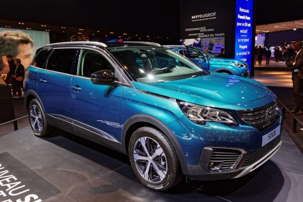 Peugeot_5008_-_Mondial_de_l'Automobile_de_Paris_2016_-_003
