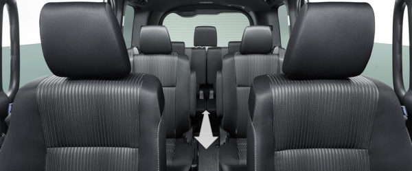 carlineup_voxy_interior_space_pic_07-600x249