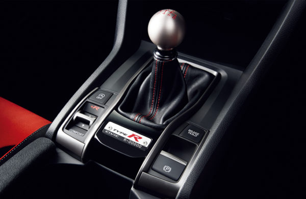 pic_driving_transmission_knob