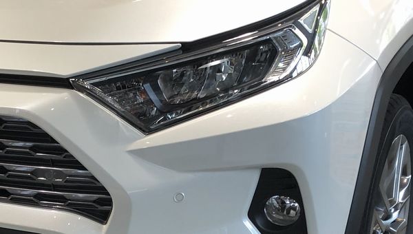 新型rav4試乗ヘッドライト